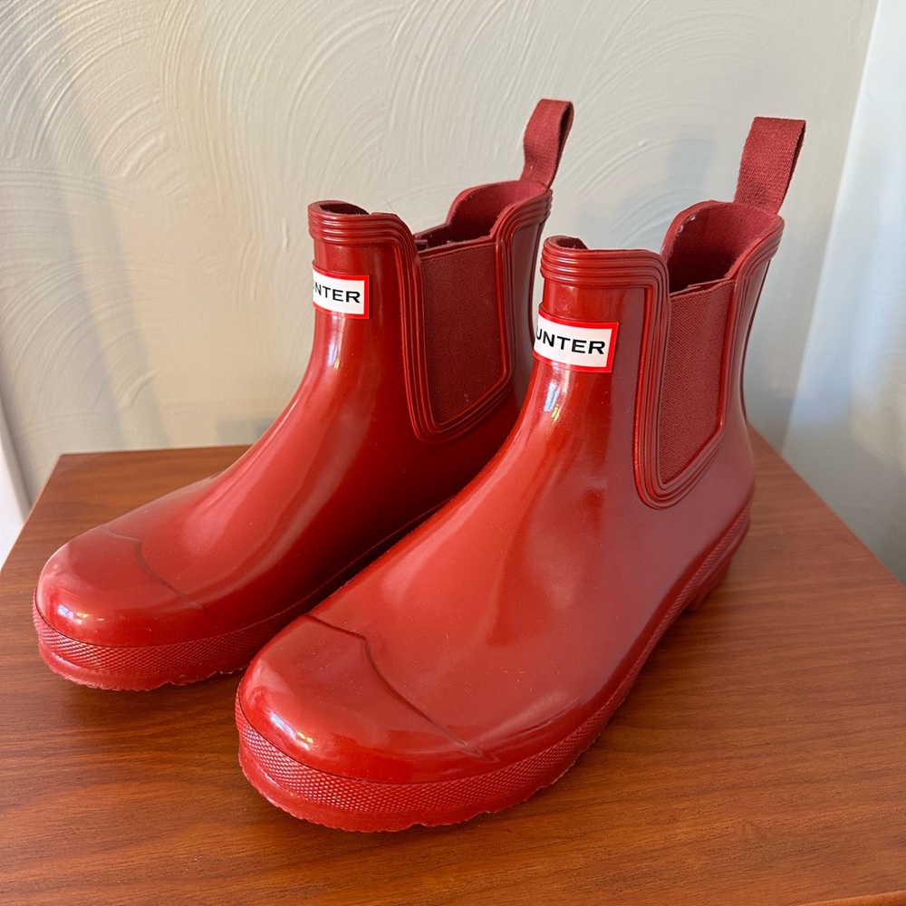 New Hunter Chelsea slip on rain boot ankle size 9 red